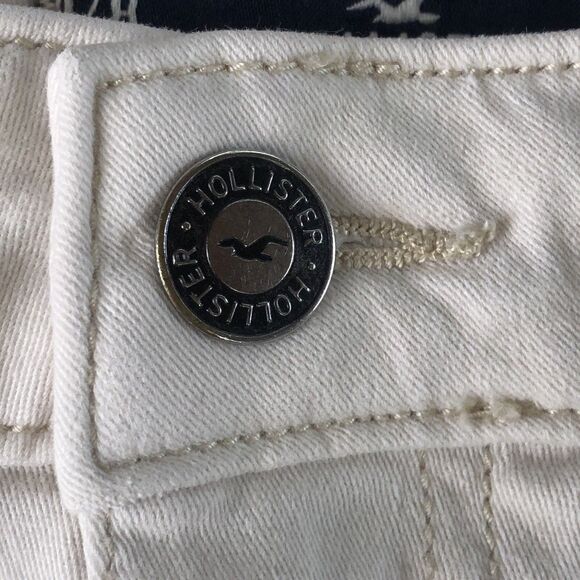 Hollister California Ultra High-Rise Mom Shorts 3" Cargo Ivory Size 9/8 W 29 - Picture 9 of 16